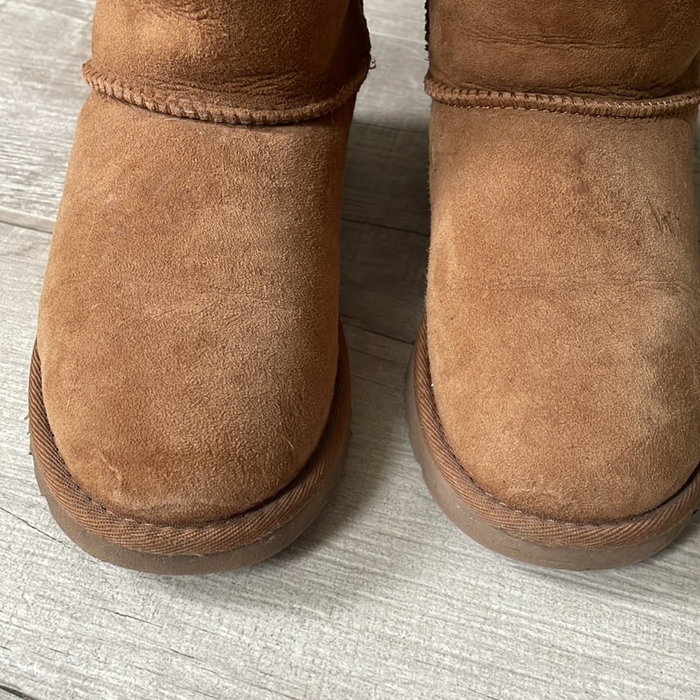 Tall Ugg Boots - Kids Size 4 - Picture 7 of 7
